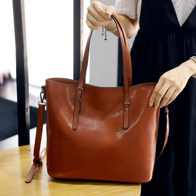 CAPILLA | Bolso de mano de gran capacidad