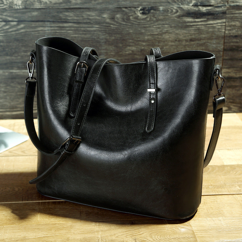 CAPILLA | Bolso de mano de gran capacidad