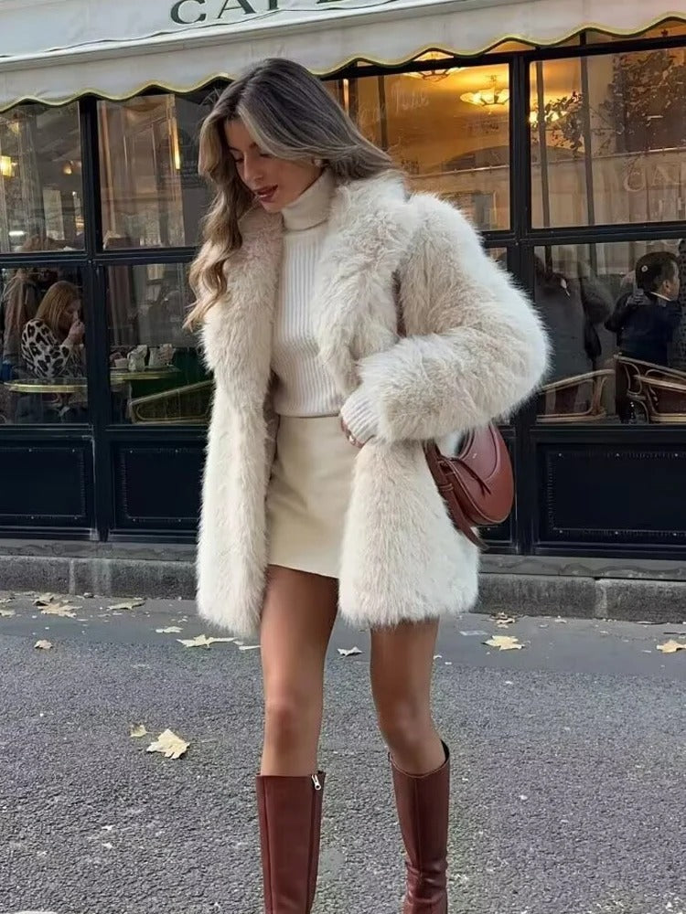MARINA | Abrigo de piel de moda
