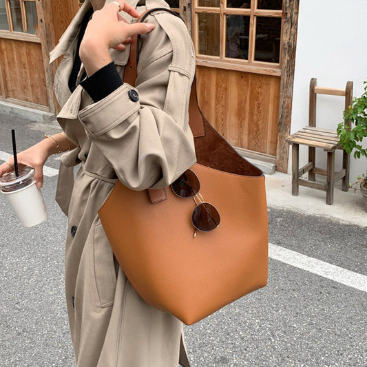 AURA | Elegant Travel Bag 